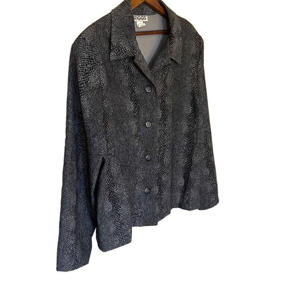 Briggs Snake Print Button Down Lightweight Jacket - Picture 3 of 8